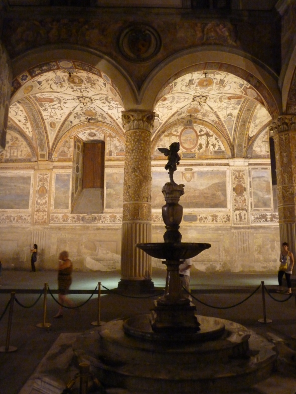 fontaine en contre-jour, cour du palazzo vecchio